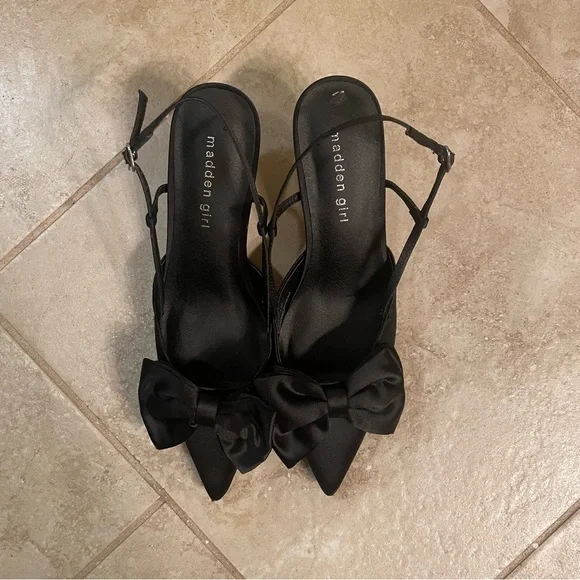 Madden Girl Elegant Black Bow Heels - Picture 2 of 5